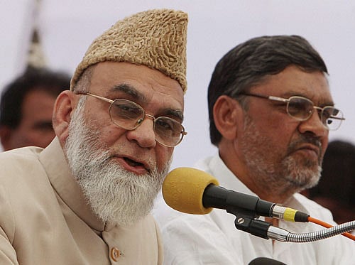 Miffed at not being able to meet Jama Masjid's Shahi Imam Bukhari, a 32-year-old man allegedly threw a bottle of kerosene at the cleric today in an attempt to set him ablaze. PTI file photo