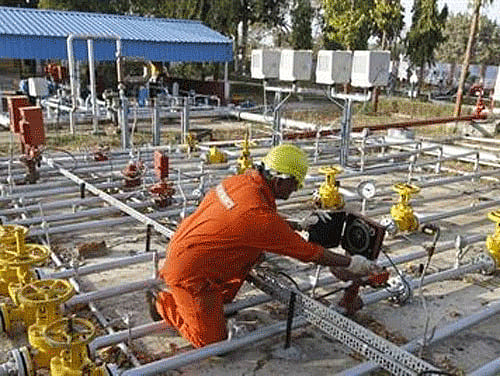 After scripting a turnaround at its mainstay western offshore fields, state-run ONGC plans to ramp up oil output by 23 per cent to 28-29 million tonnes by 2019/20 as it brings newer fields into production. Reuters file photo