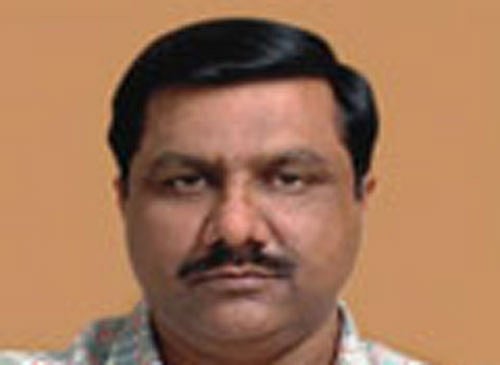 An AK-47 rifle wielding man allegedly tried to abduct Aurobindo Pharma's Director K Nityananda Reddy from his car near a park and opened fire when Reddy and his brother resisted in the posh Banjara Hills this morning.  Courtesy: Company website