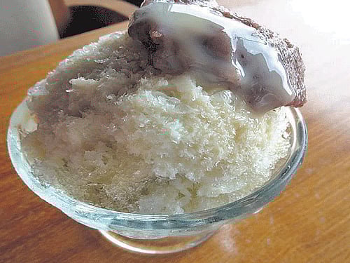 Unique Uji Gold (Vanilla Ice Cream with green tea)