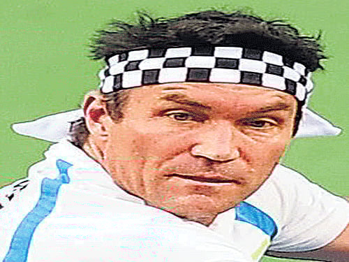 According to "Ferrari", a Ukrainian National Guard official in the area using a pseudonym, the Russian camp of about 1,000 soldiers was spared.