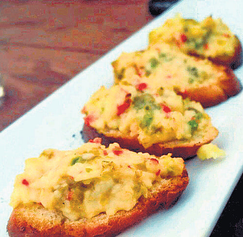 Known for providing a great platform to the aspiring musicians of the City, 'The Humming Tree' is an ideal place to relax at.