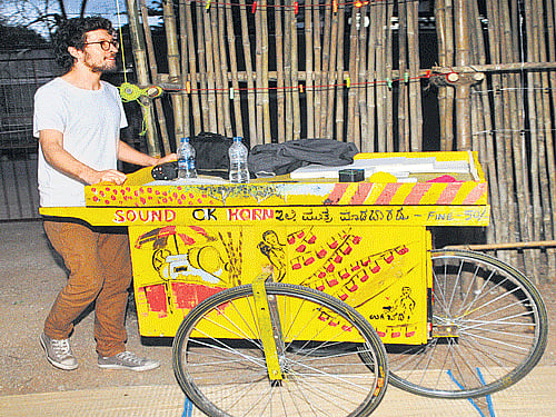 A guest with a cart. DH PHOTOS BY BK JANARDHAN