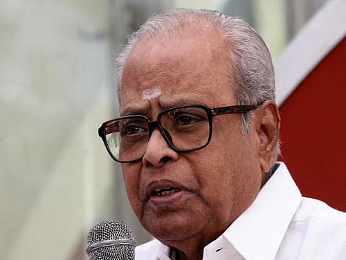 Well known Tamil filmmaker K. Balachander was Monday admitted to a private hospital following fever and some age-related ailments. DH file photo