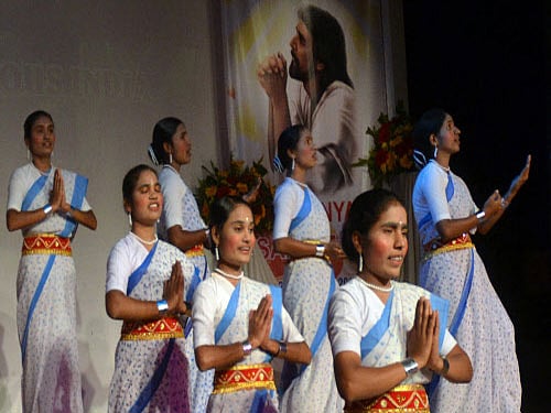 Employees who openly discuss their religious beliefs at work are often happier and have a higher job satisfaction than those who do not, says a study. For many people, religion is the core of their lives. Photo: DH