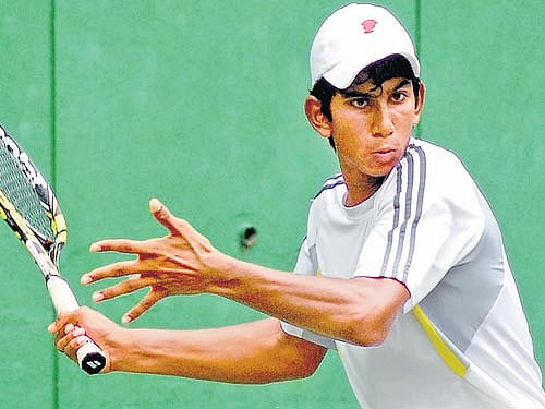 young guns B R Nikshep (top) and Vasisht Cheruku are the leading juniors in the country. DH PHOTOS/  kishor kumar bolar.and Savitha b r