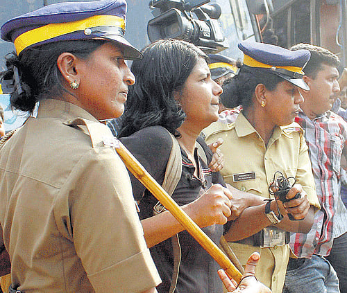 It's interesting to note that the two issues that dominated Kerala's socio-political discourse in 2014 were both anchored in dichotomies of its society. olice arrest people who organised kiss protest called 'Kiss in the Street' in Kozhikode. PTI Photo