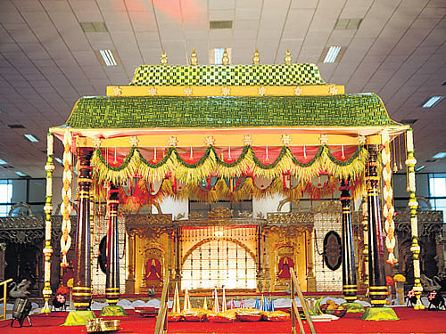 colourful Some of the wedding themes.