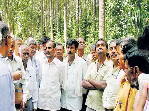 ENGAGED Participants at one of the sessions of Banuli Krishi Belagu. Photos by author