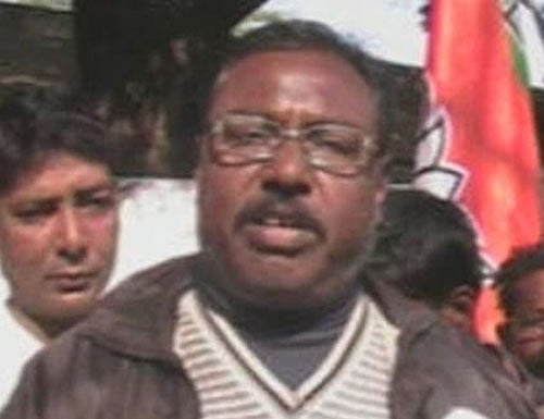 A BJP leader in West Bengal has gone a step ahead of controversial party MP Sakshi Maharaj, asking Hindu women to bear five children ''to protect Hinduism''. Screen Grab