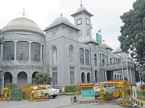 hanging in balance Funds that were supposed to be  released under JnNURM have been withheld, forcing the BBMP&#8200;to put on hold many projects that were planned  under the Centre-sponsored scheme. DH FILE&#8200;PHOTO