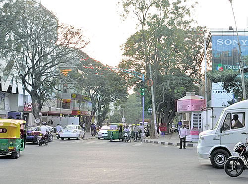 BUSY LOCALE: 100 Feet Road. Indiranagar