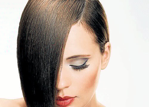 In the first step toward the development of a cell-based treatment for people with hair loss, US scientists have used human stem cells to generate new hair in the lab.