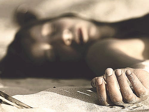 A homealone elderly woman was found dead at her house at Chowdeshwari Layout, Yelahanka on Wednesday. The victim is identified as Eshwaramma, 75. DH graphic. For representation purpose