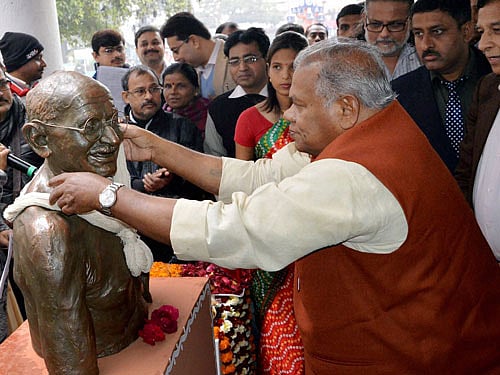 Grappling with a crisis within, JD(U) today accused BJP of plotting a split in the party and said it was willing to parade 130 MLAs -- more than the majority in the 233-member Bihar Assembly -- before the governor or the President in a show of strength.AP file photo