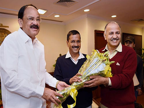 Delhi Chief minister-designate Arvind Kejriwal Wednesday met Urban Development Minister M. Venkaiah Naidu and sought cooperation for the national capital's development.AP photo