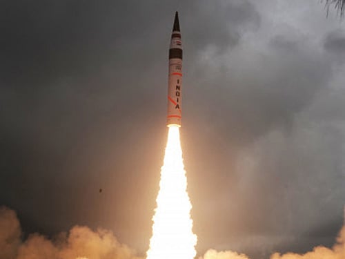 The United States will supply a missile approach warning system to India to help military aircraft in deploying counter-measures when an enemy missile is fired upon. PTI file photo
