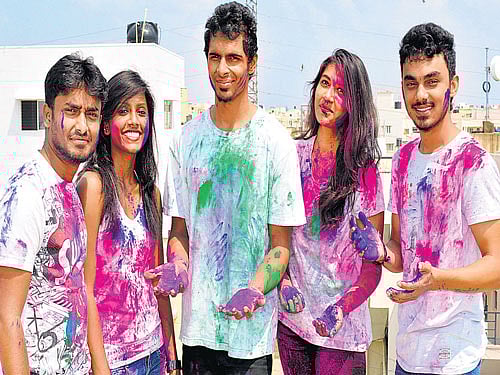 fun and frolic Muneer and Chandini (extreme right)&#8200;with friends Bharath, Tina and Prashanth.