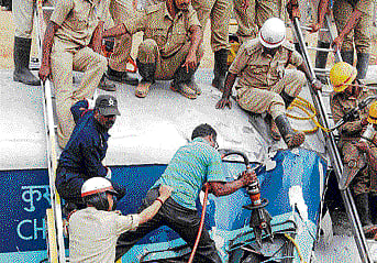 A preliminary investigation into the derailment of the Bengaluru-Ernakulam Intercity Express near Anekal on the outskirts Bengaluru on February 13 has indicated that the negligence of railway engineers had led to accident. DH File Photo.