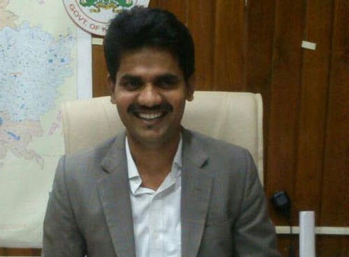 Refusing to concede the Opposition demand for a CBI probe, Karnataka Government today announced a CID inquiry into the death of an upright IAS officer who allegedly committed suicide under mysterious circumstances, as the issue rocked the state Assembly. Image Courtesy Facebook.
