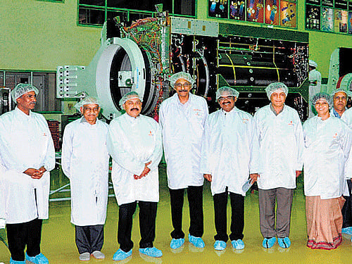 Minister of State for Atomic Energy and Space, Jitendra Singh (third from left) with Isro Chairman A S Kiran Rao (second from left)  and other scientists of the space organisation at an Isro facility in Bengaluru on Saturday.DH Photo