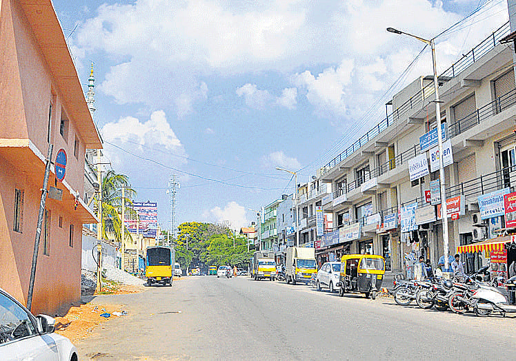 Aviewof Shanti Ganesh's house on the left and the portion of the 80 ft road proposed to be widened in Sanjaynagar.