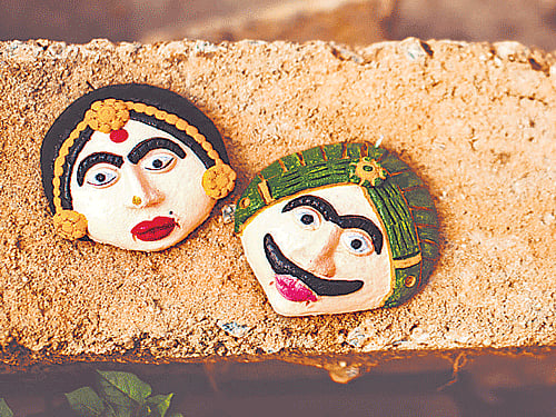TRADITIONAL Wall hangings