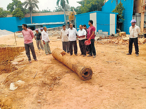 The cannon that was found during construction work in the Bangalore Medical College and Research Institute premises in the KR Market area on Monday. DH photo