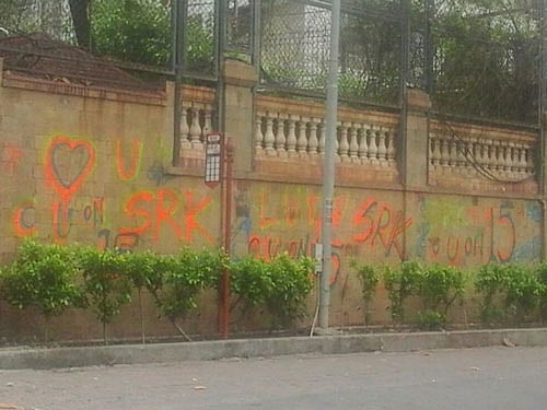 Graffiti on the wall of Mannat. Courtesy: Twitter