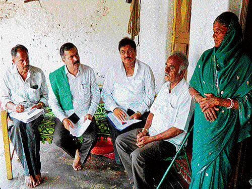 KPCC Kissan unit VP on district tour