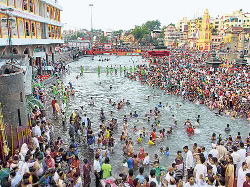 Thousands throng Kumbh Mela at Nashik