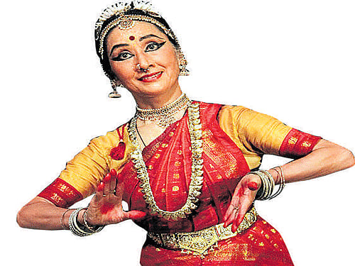 embracing art Daya Tomiko