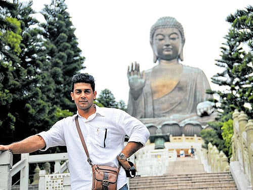 Bengaluru-boy Raghu Mukherjee rose to fame after winning the 'Grasim' Mr India and Mister International title in 2002. He is the only Indian apart from Aryan Vaid to have won the Mister International title. He began his career in Sandalwood with 'Paris Pranaya' in 2003 and has delivered a string of hits like 'Savaari', 'Aakramana' and 'Super Ranga'.