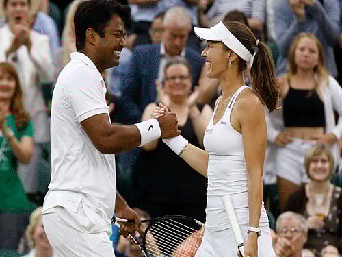 Fourth seeds Paes and Hingis were in top form as they staved off a tough challenge from the second-seeded pair of Rohan Bopanna and Yung-Jan Chan of Chinese Taipei 6-2, 7-5. File photo