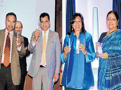 (From Left) Karnataka Chief Secretary Kaushik Mukherjee, Biocon CEO & JMD Arun Chandavarkar, DIPP Secretary Amitabh Kant, Biocon CMD Kiran Mazumdar Shaw and State IT, BT Secretary V Manjula at the inauguration of Biocon's new devices facility in Bengaluru on Tuesday. DH PHOTO