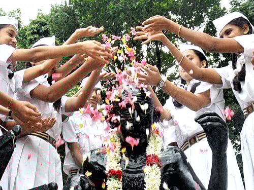 Mahatma Gandhi, besides standing for liberty and freedom, also championed the cause of cleanliness, and Prime Minister's 'Clean India' campaign which completed one year today is a tribute to his values. DH file photo