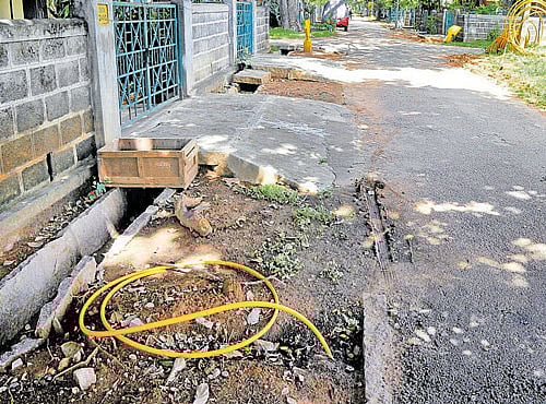 Connections are being laid in BEL quarters where residents will soon receive the supply of piped natural gas. DH PHOTO