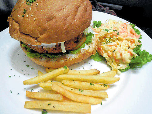 delicious Herbed cottage cheeseburger