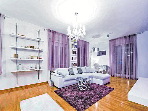 old is gold Chandeliers in vintage styles can make a compulsive decor statement.