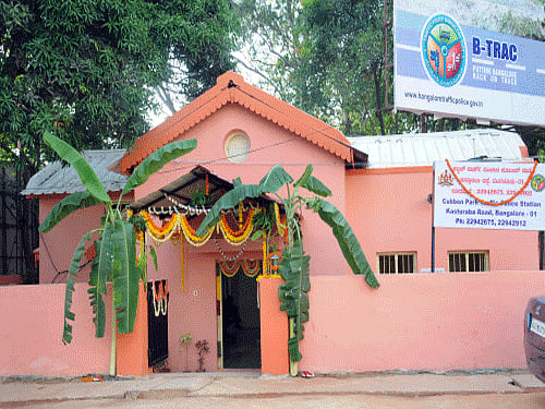 There are around 150 police stations, including law and order and traffic in the City, which has a population of almost one crore. DH file photo