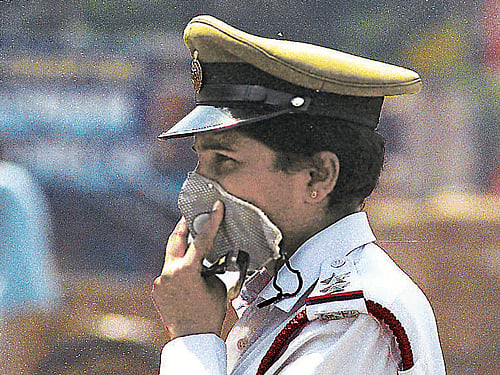 Official ambient air quality monitoring has already shown 57 per cent increase in particulate matter in just four years (2010-2014) and 23 per cent in one year (2013-14- 2014-15). DH file photo