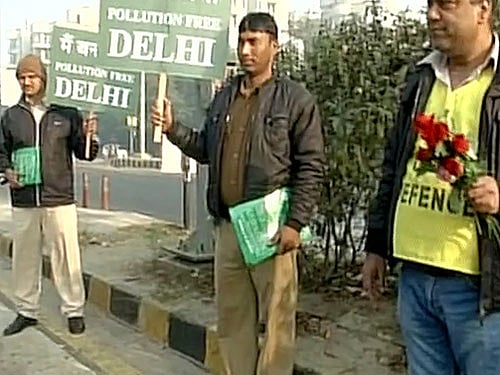 Volunteers on streets. Courtesy: ANI