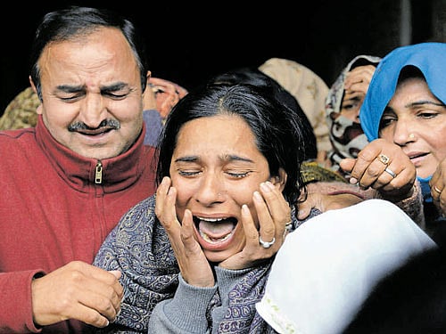 Madhu Radha, the daughter of Indian army soldier and Commonwealth Shooting Championships gold medallist Fateh Singh, mourns her father's death.
