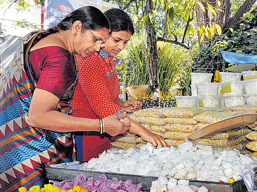 busy Customers buying 'saccre acchu' for the festival.