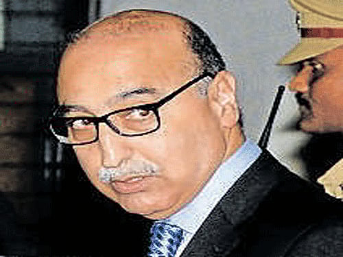 Pakistan's High Commissioner to India Abdul Basit met Kashmiri separatist leaders Mirwaiz Umar Farooq and Syed Ali Shah Geelani