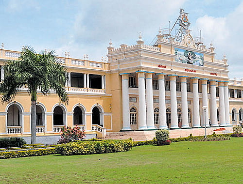 The Crawford Hall which houses the administrative offices of the University of Mysore. DH File PHOTO