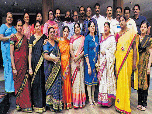 (Top row, from left) Padmini, Sheela, Soudhamani, the author, Yesvanthkumar TN, Umesh, SD Kumar, Keshav Reddy, Krishnaprasad, Srinivas, Nagendra Hebbar, MG Jaysingh, Nathan Prasanna and IH Shiri. (Bottom row) Chandrakala, Geetha, Vani, Susheela, Chandra, Hemavathy, Janakamma and Prabha.