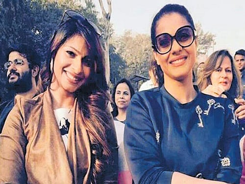 Tanishaa with her sister Kajol.