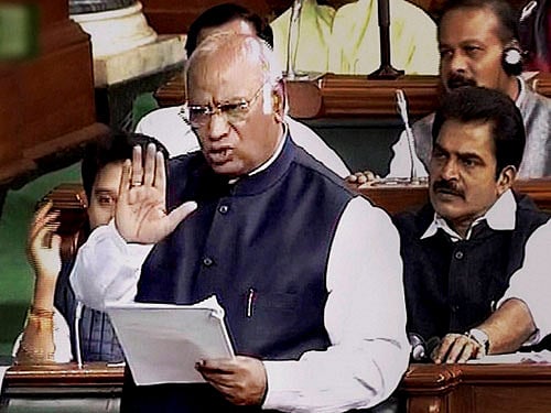 Kharge said while it was Speaker's prerogative to expunge remarks and statements, words used against the Gandhis should be removed from records as it would set a precedent where people will decide on 'who is nationalist or anti-national.' PTI Photo.