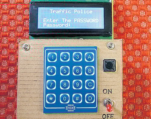 Students' gadget may help cops change traffic lights with remote